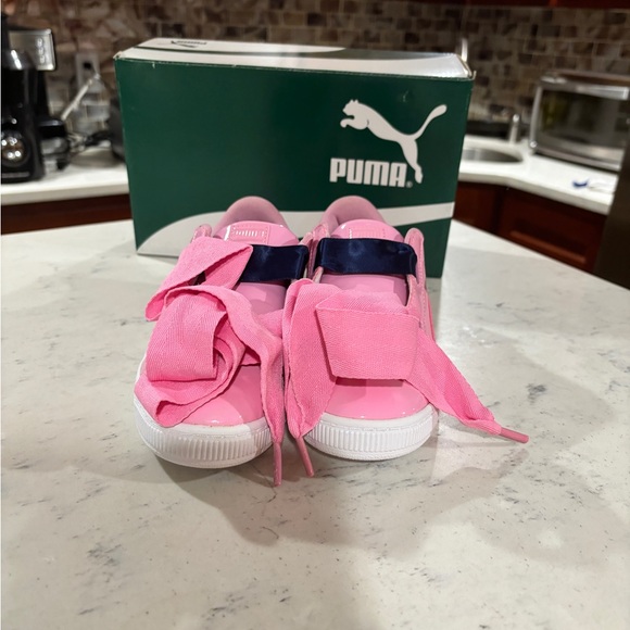Brand New Puma Basket Heart Patent Preschool,  US Size 2/2.5/3 - Picture 4 of 8